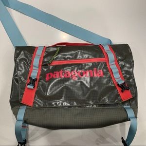 Patagonia Black Hole Messenger Bag